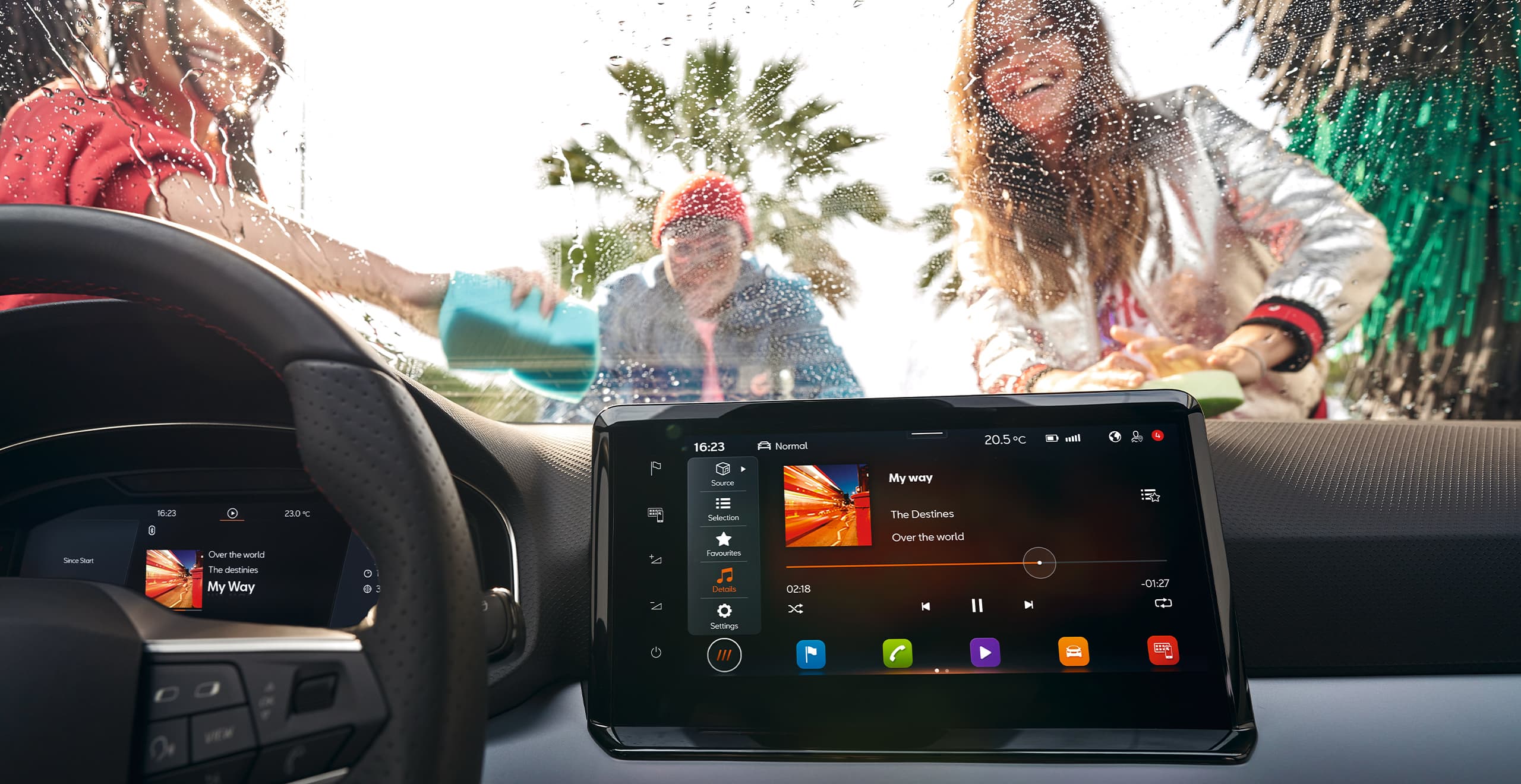 SEAT Ibiza FR con Media System Plus con pantalla táctil a color de 9.2” o desde el Volante multifunción forrado en piel deportivo